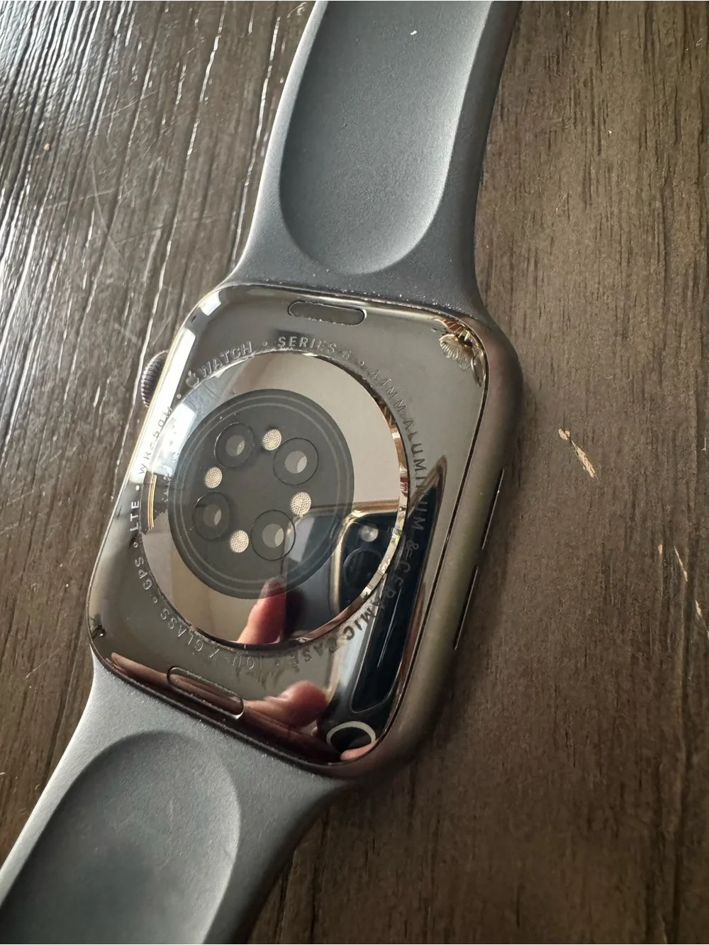 Apple notifications band availability